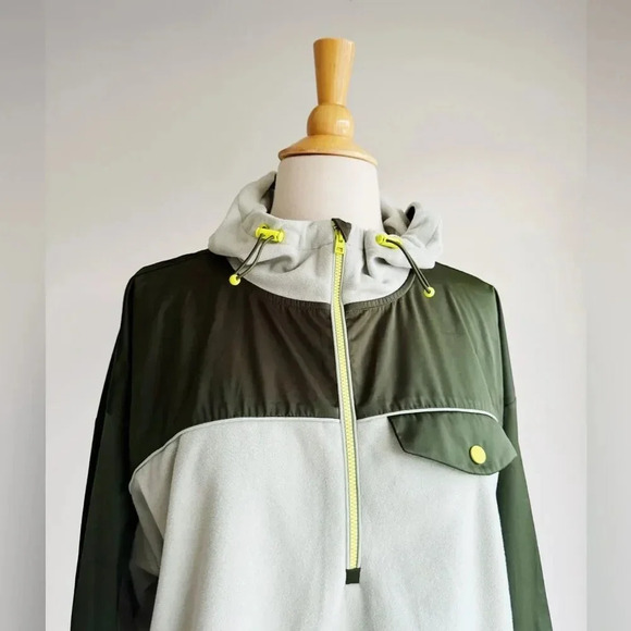 ATHLETA | Zion Microfleece 1/2 Zip Cropped Jacket | S - Picture 4 of 8